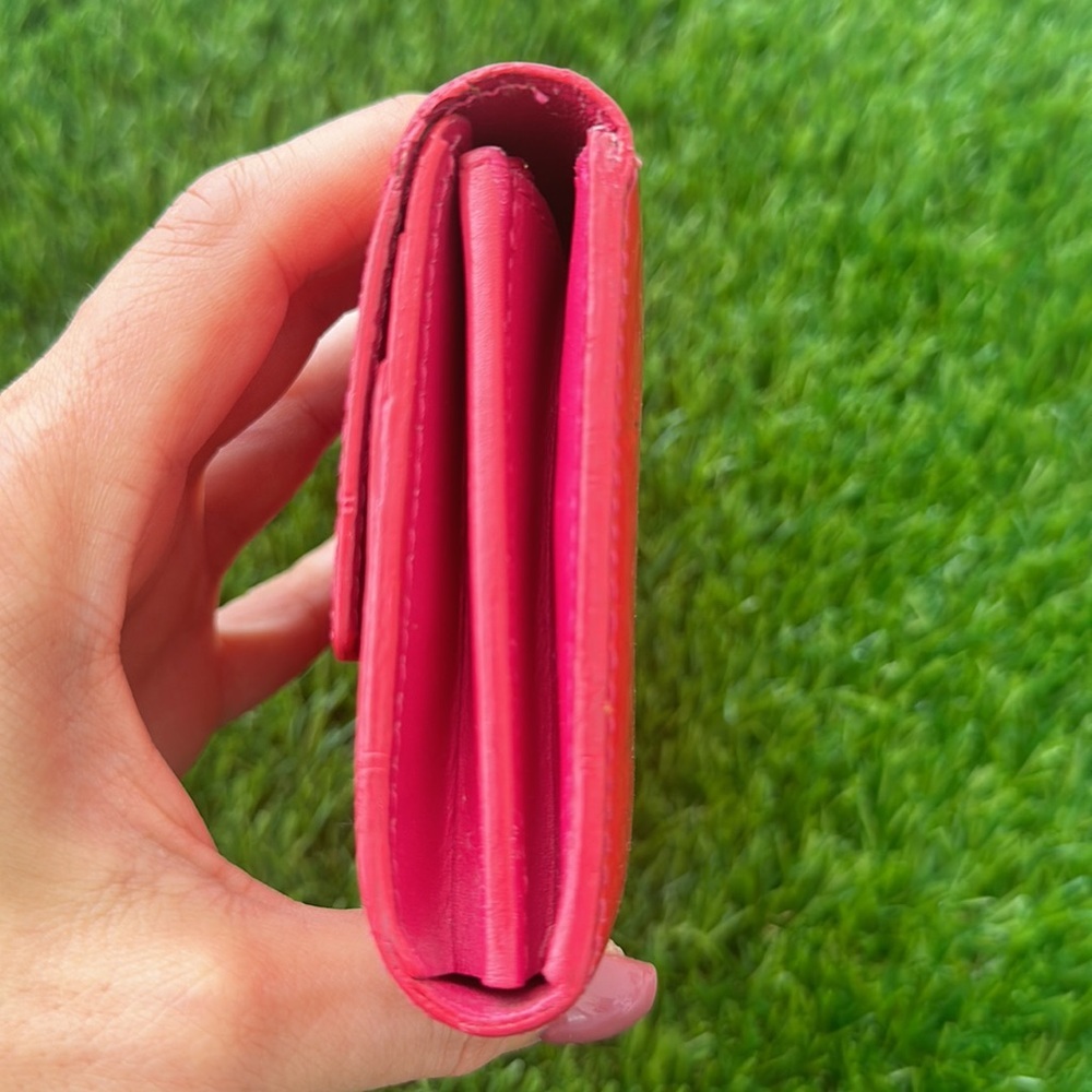 Louis Vuitton vintage patent leather, red zippy wallet. - Picture 6 of 13